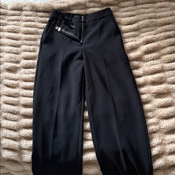Aritzia Limitless Pant - Picture 4 of 5